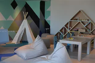 121 NE 34th St, Miami, FL 33137 - Photo 32