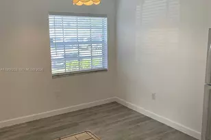 455 NE 210th Cir Terrace, Miami, FL 33179 - Photo 10