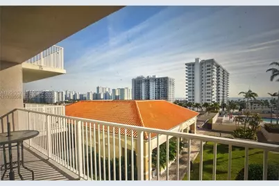 3020 NE 32nd Ave #817, Fort Lauderdale, FL 33308 - Photo 6