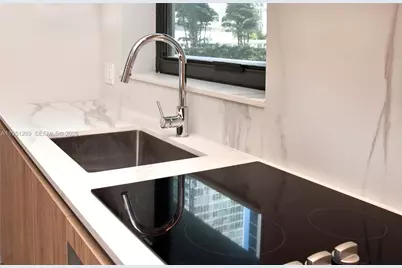11 NE 6th St #1109, Miami, FL 33132 - Photo 18