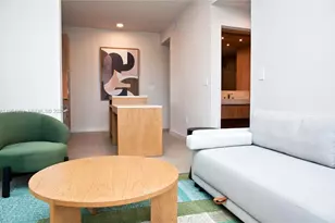 11 NE 6th St, Miami, FL 33132 - Photo 14