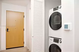 11 NE 6th St, Miami, FL 33132 - Photo 4