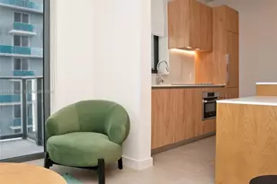 11 NE 6th St, Miami, FL 33132 - Photo 16