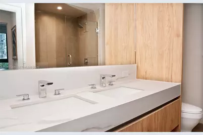 11 NE 6th St #1109, Miami, FL 33132 - Photo 22