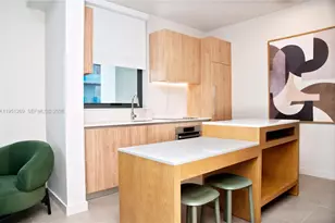 11 NE 6th St, Miami, FL 33132 - Photo 2