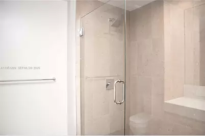 11 NE 6th St #1109, Miami, FL 33132 - Photo 22