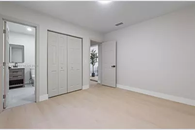 511 SW 72nd Ave, North Lauderdale, FL 33068 - Photo 16