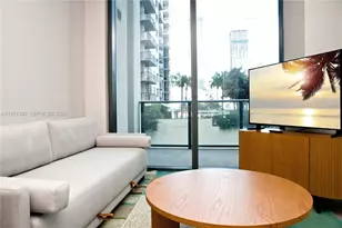 11 NE 6th St, Miami, FL 33132 - Photo 12