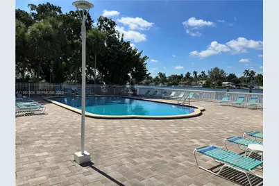 1455 N Treasure Dr #2C, North Bay Village, FL 33141 - Photo 6