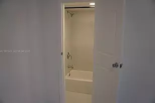 61 SW 58th Ct, Miami, FL 33144 - Photo 6