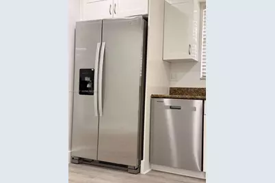 7064 Woodmont Ave, Tamarac, FL 33321 - Photo 10