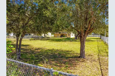 8610 NW 17th Ave, Miami, FL 33147 - Photo 10