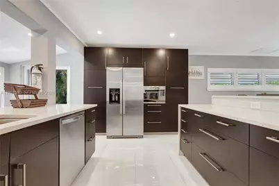 424 NE 27th Dr, Wilton Manors, FL 33334 - Photo 2