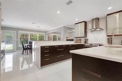 424 NE 27th Dr, Wilton Manors, FL 33334 - Photo 4