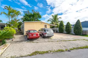 21771 NW 6th St, Pembroke Pines, FL 33029 - Photo 2