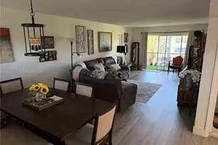 8911 S Hollybrook Blvd, Pembroke Pines, FL 33025 - Photo 4