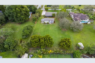 2751 SW 137th Ter, Davie, FL 33330 - Photo 40