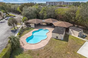 1210 NW 99th Ave, Pembroke Pines, FL 33024 - Photo 32