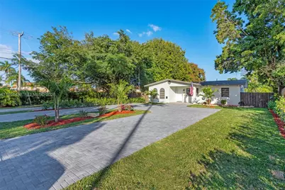 1075 NE 12 Ave #1075, Homestead, FL 33030 - Photo 2