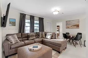 1075 NE 12th Ave, Homestead, FL 33030 - Photo 6