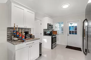 1075 NE 12th Ave, Homestead, FL 33030 - Photo 8