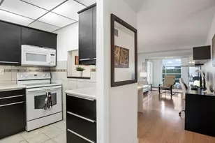 9370 Sunrise Lakes Blvd, Sunrise, FL 33322 - Photo 14