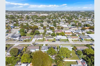 3320 NW 177th Ter, Miami Gardens, FL 33056 - Photo 32