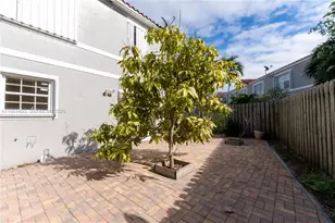2270 SW 83rd Ave, Miramar, FL 33025 - Photo 16