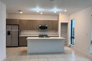 8363 NW 41st St, Doral, FL 33166 - Photo 6