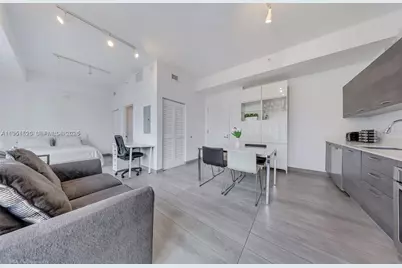 151 SE 1st St #1706, Miami, FL 33131 - Photo 4