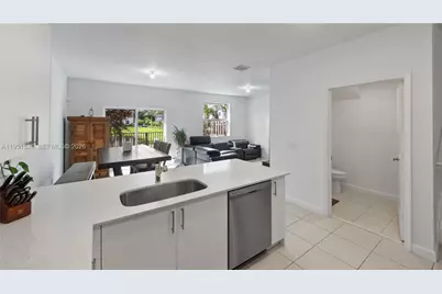 5544 NW 27th Pl, Lauderhill, FL 33313 - Photo 6