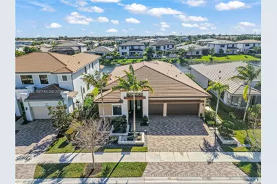 10530 S Lago Vista Cir, Parkland, FL 33076 - Photo 2