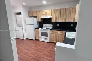 430 Commodore Dr, Plantation, FL 33325 - Photo 2