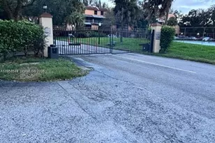 430 Commodore Dr, Plantation, FL 33325 - Photo 18