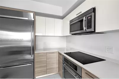 1300 Brickell Bay Dr #2507, Miami, FL 33131 - Photo 10