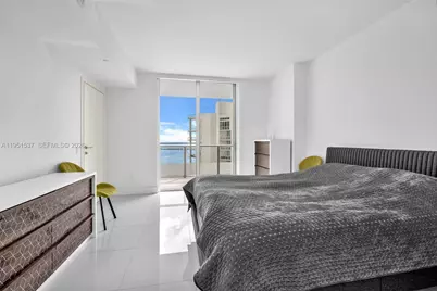 1300 Brickell Bay Dr #2507, Miami, FL 33131 - Photo 20