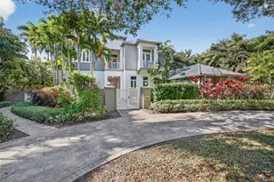 101 Holly Ln, Plantation, FL 33317 - Photo 2