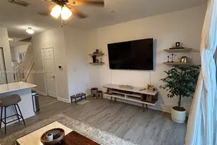 2819 SE 1st Dr, Homestead, FL 33033 - Photo 4