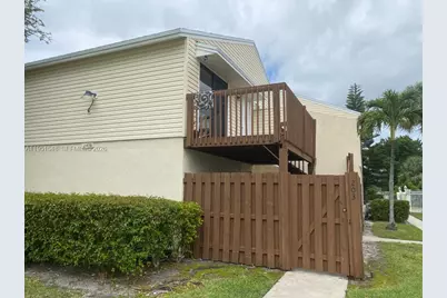 629 Executive Center Dr #J203, West Palm Beach, FL 33401 - Photo 2