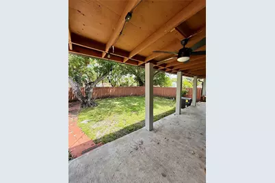 1085 NW 48th St, Miami, FL 33127 - Photo 10