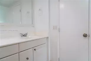 854 NW 87th Ave, Miami, FL 33172 - Photo 18