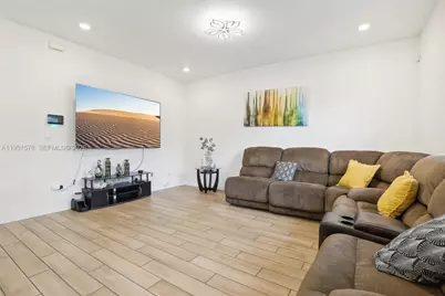 754 SE 19th St, Homestead, FL 33034 - Photo 6