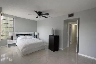 950 NE 199th St #2H, Miami, FL 33179 - Photo 12