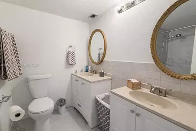 950 NE 199th St #2H, Miami, FL 33179 - Photo 14