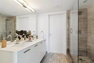 1300 Brickell Bay Drive #3604, Miami, FL 33131 - Photo 16