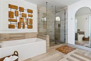 1300 Brickell Bay Dr, Miami, FL 33131 - Photo 14