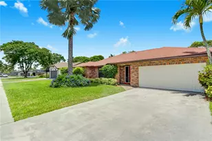 1130 NW 78th Terrace, Plantation, FL 33322 - Photo 2