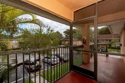 714 NW 103rd Ter #202, Pembroke Pines, FL 33026 - Photo 2