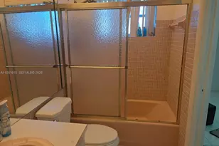 330 SE 2nd St, Hallandale Beach, FL 33009 - Photo 12