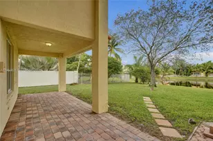 751 SW 191st Ave, Pembroke Pines, FL 33029 - Photo 32